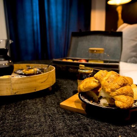 La Petite Valise Hotel Ploudalmezeau ภายนอก รูปภาพ
