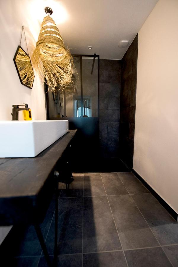 La Petite Valise Hotel Ploudalmezeau ภายนอก รูปภาพ