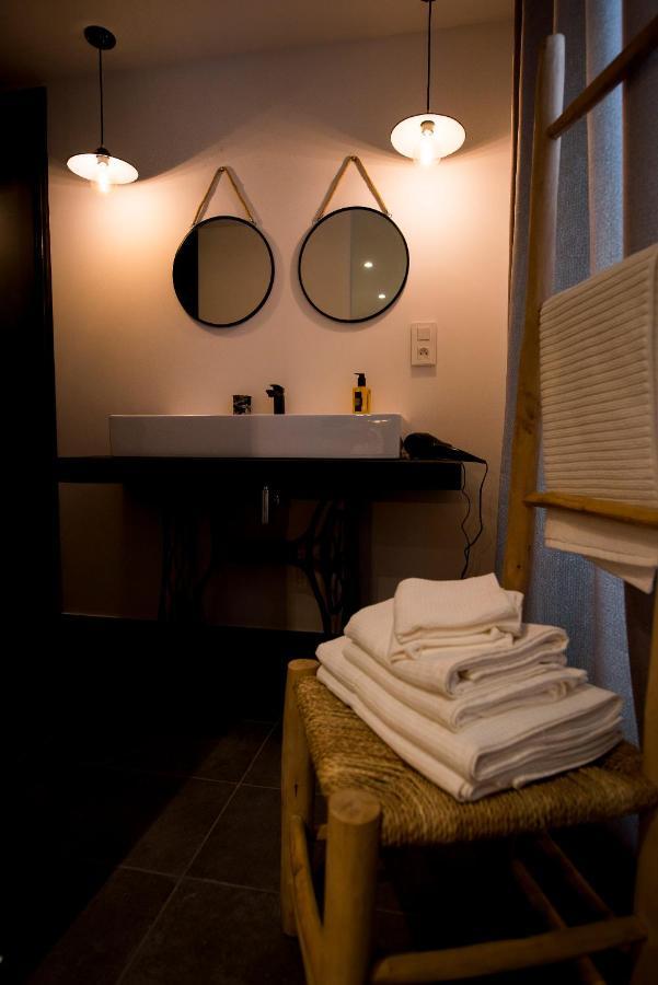 La Petite Valise Hotel Ploudalmezeau ภายนอก รูปภาพ